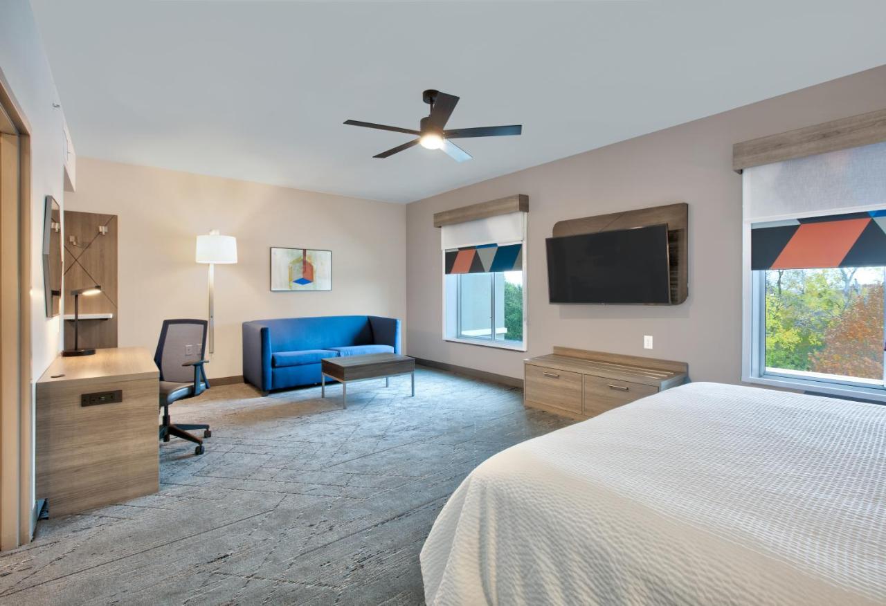 Holiday Inn Express & Suites North Dallas At Preston By Ihg Екстер'єр фото