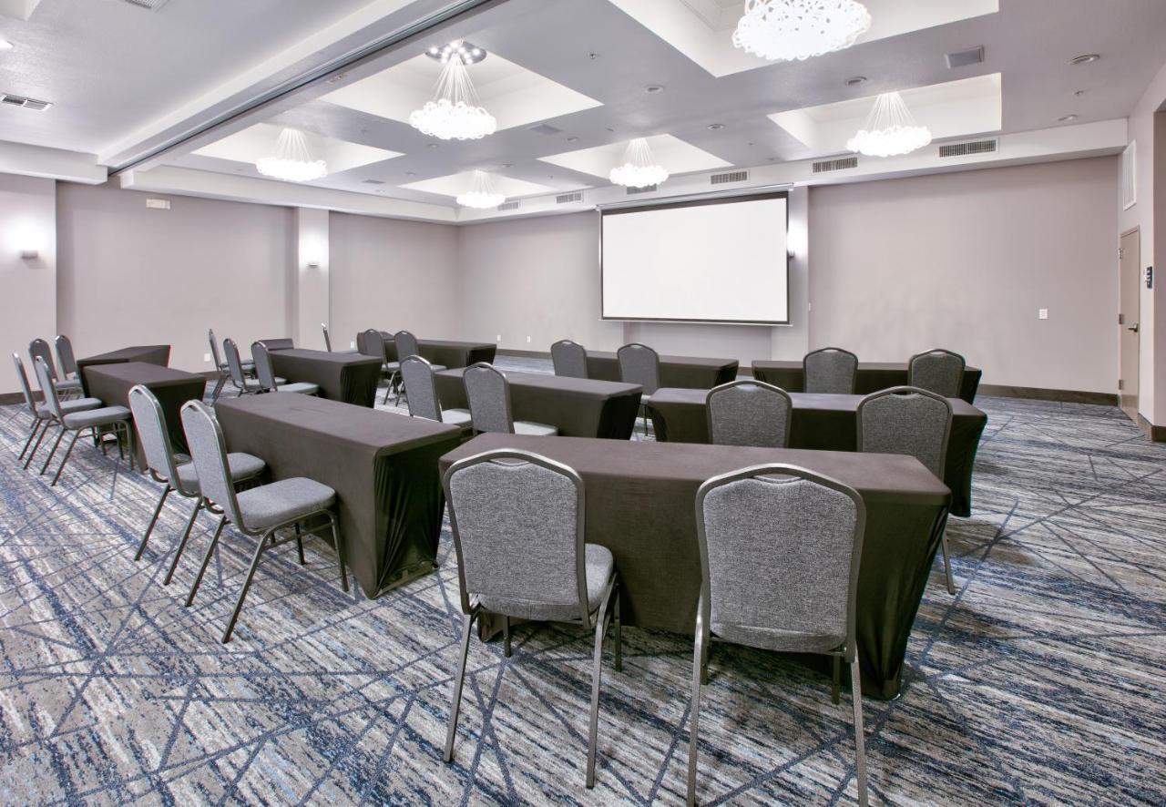 Holiday Inn Express & Suites North Dallas At Preston By Ihg Екстер'єр фото