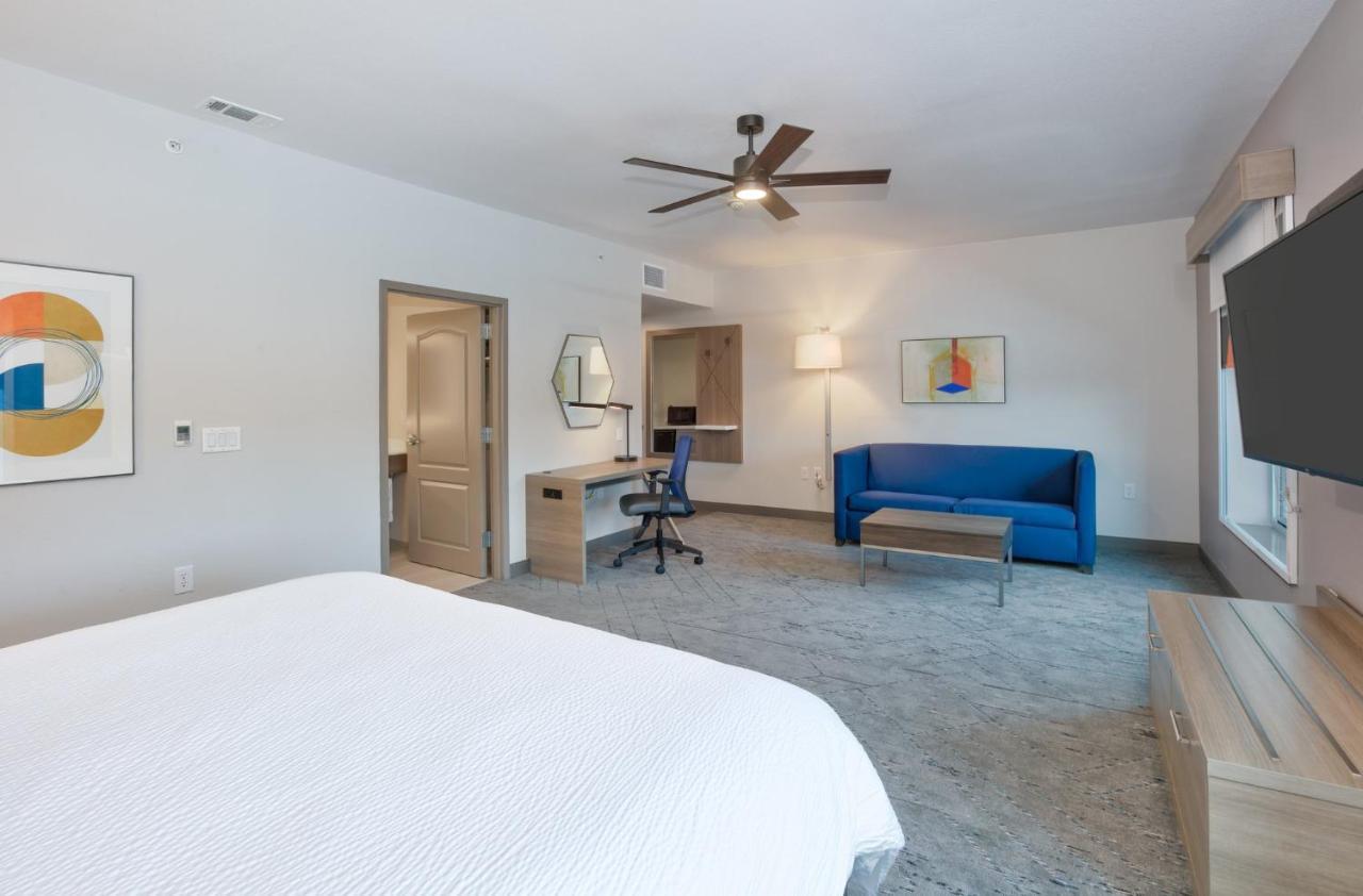 Holiday Inn Express & Suites North Dallas At Preston By Ihg Екстер'єр фото