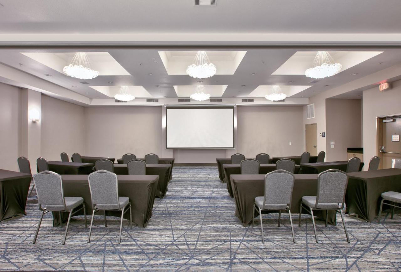 Holiday Inn Express & Suites North Dallas At Preston By Ihg Екстер'єр фото