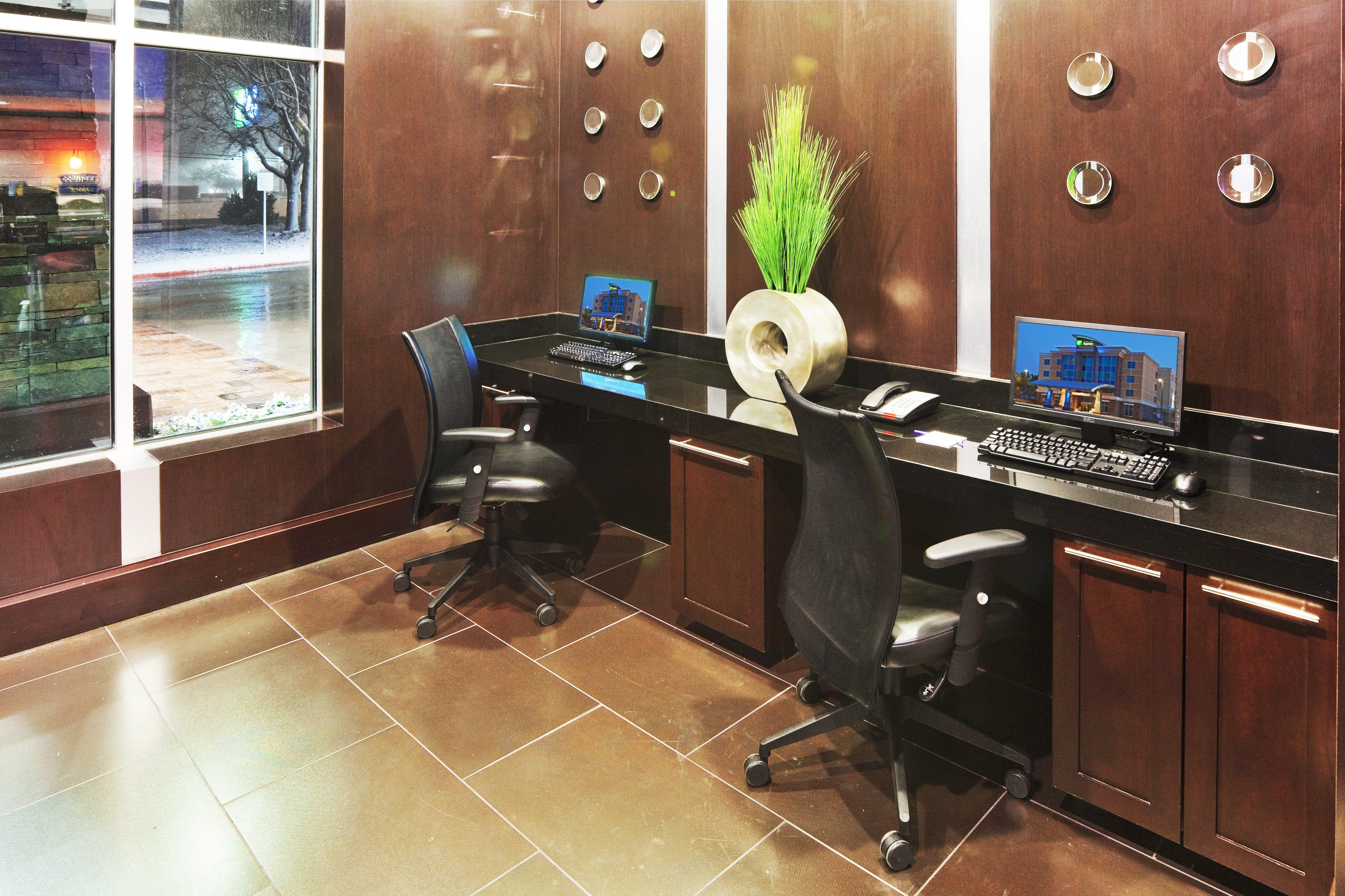 Holiday Inn Express & Suites North Dallas At Preston By Ihg Екстер'єр фото